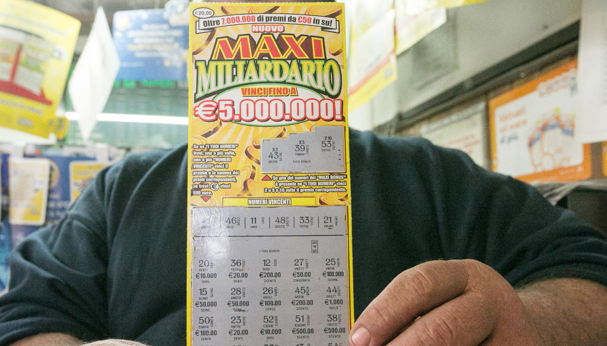 Vince 5 milioni di euro con il gratta e vinci
